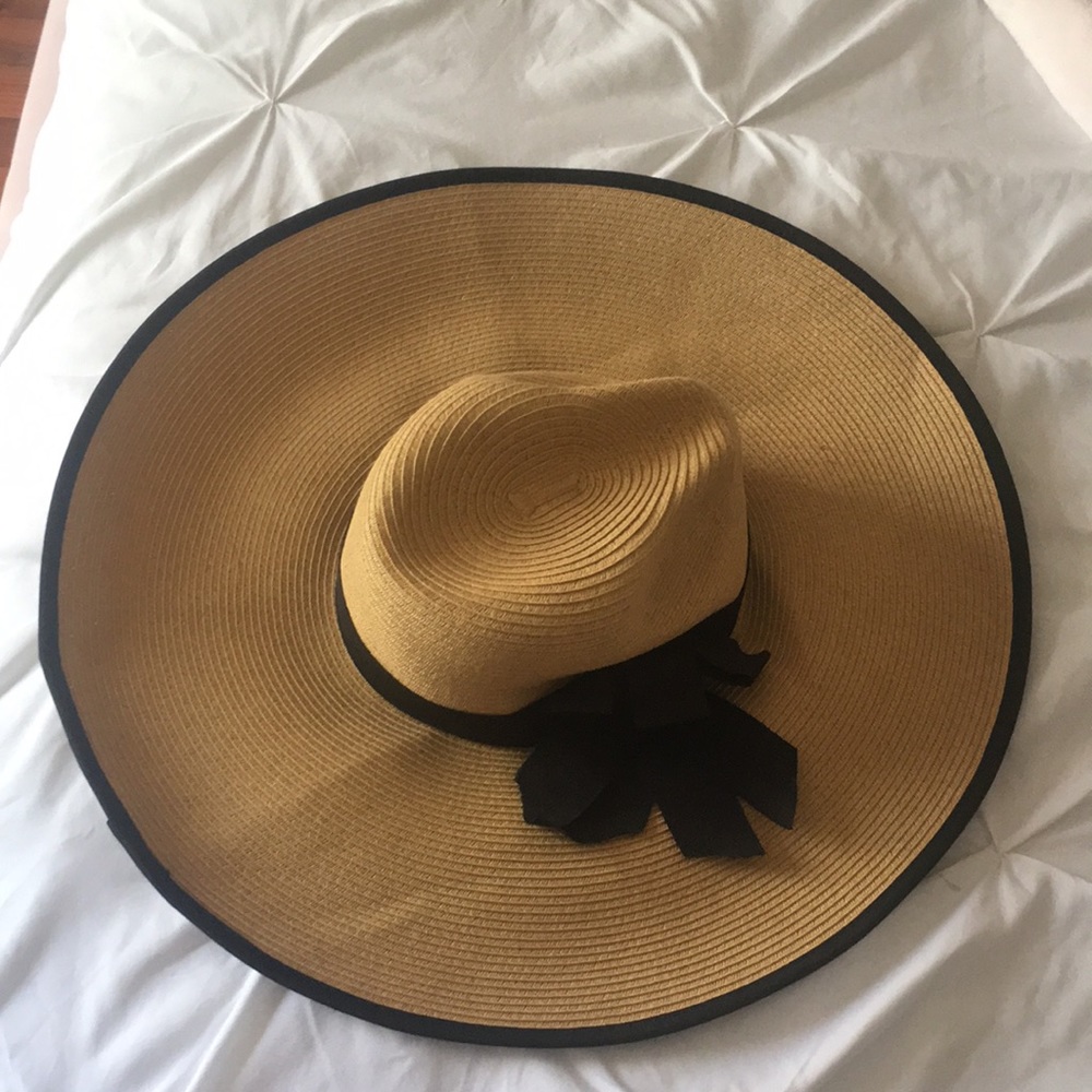 ModCloth Beach Hat - Picture 7 of 8